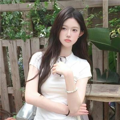 接近无限的白